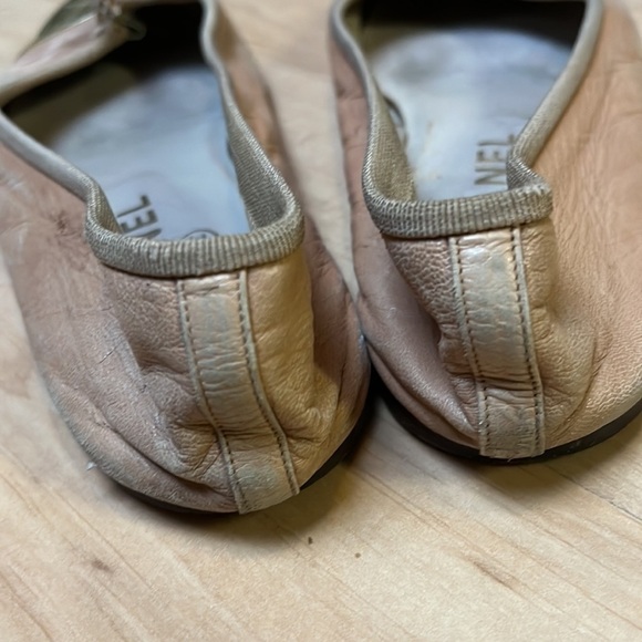 CHANEL Classic Ballet Flats in Nude quilted gold cap toe size 38 FAIR CONDITION - Picture 3 of 6